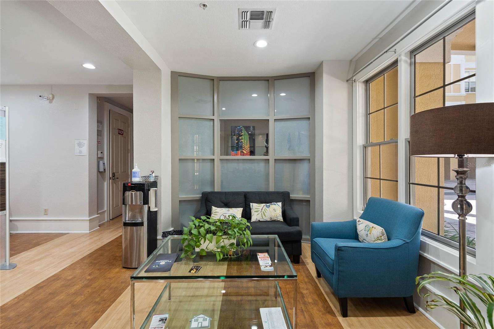 860 N ORANGE AVE #353