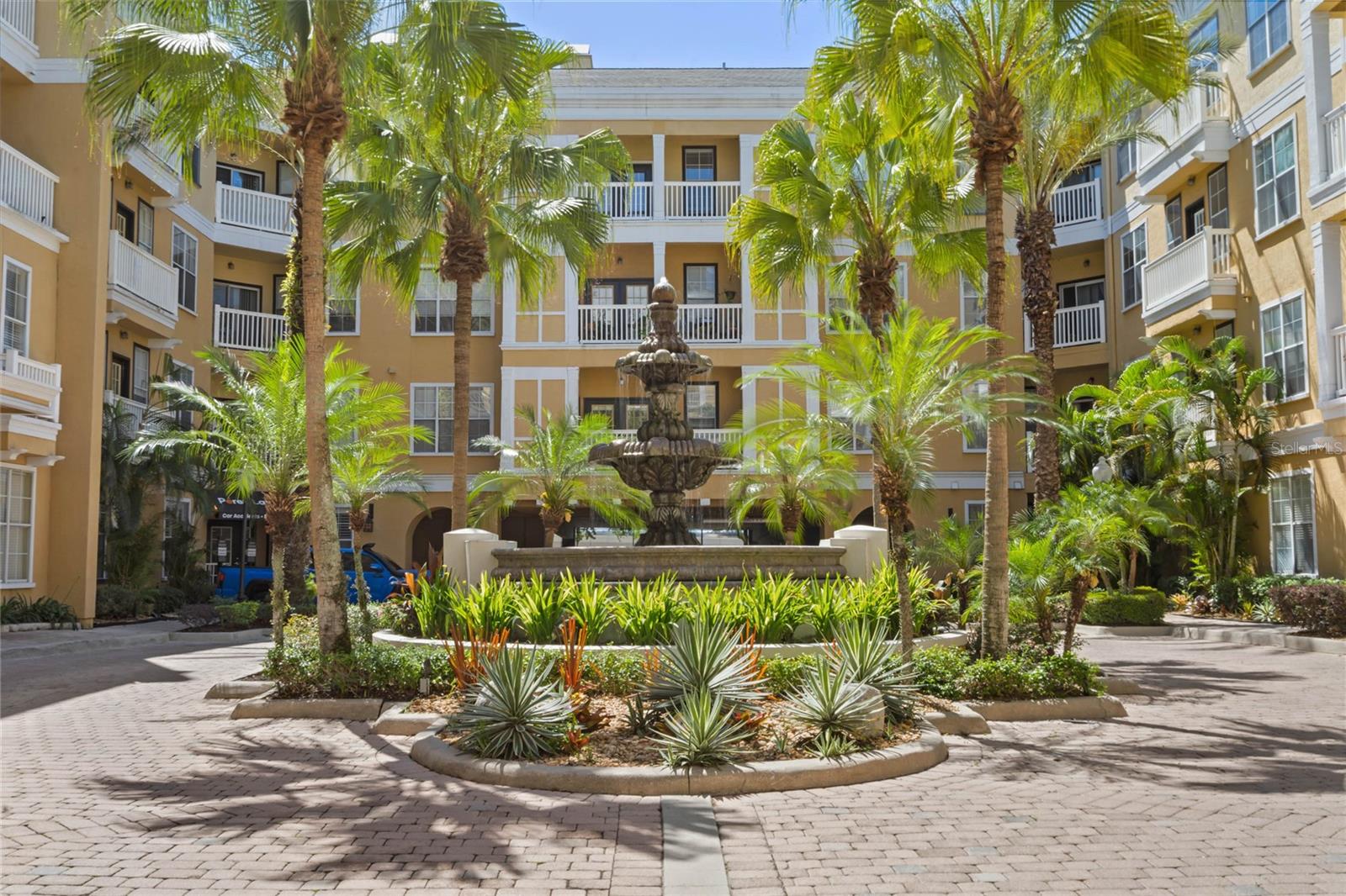 860 N ORANGE AVE #353