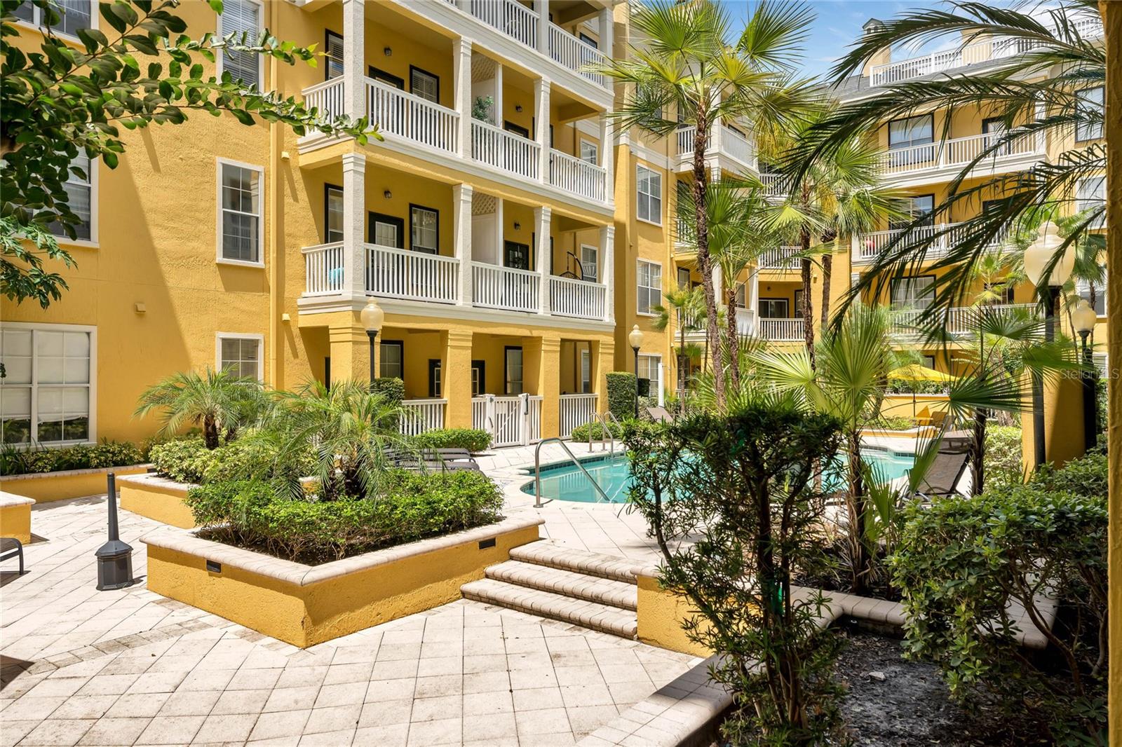 860 N ORANGE AVE #353