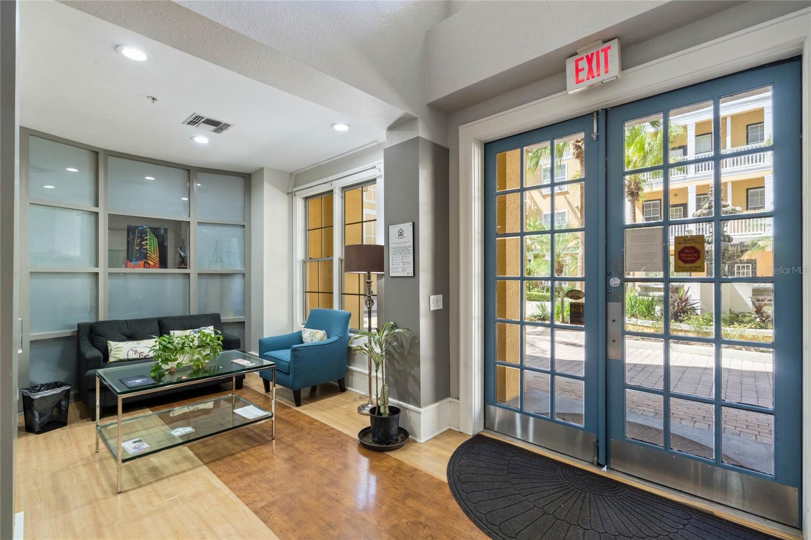 860 N ORANGE AVE #353