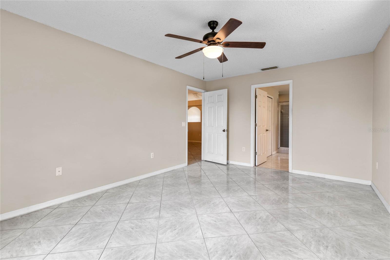 1598 BISMARCK DR