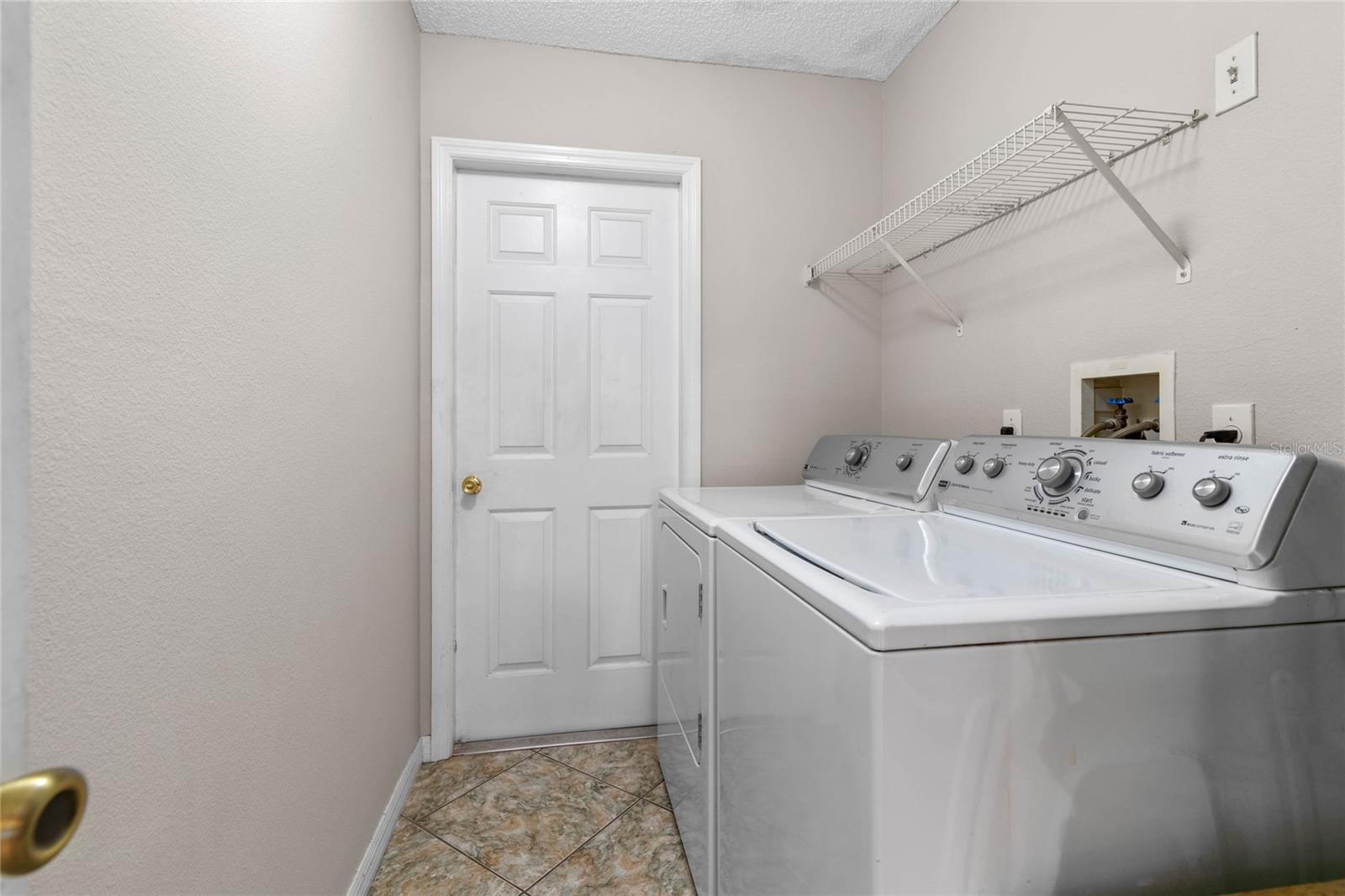 1598 BISMARCK DR