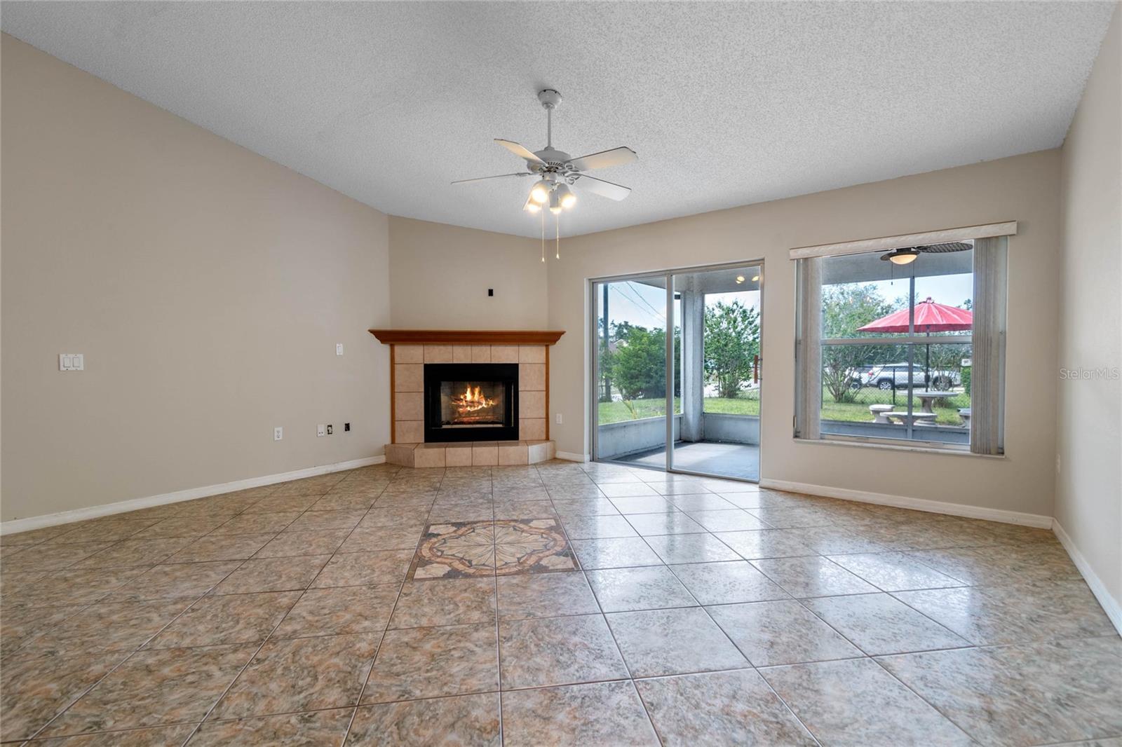 1598 BISMARCK DR