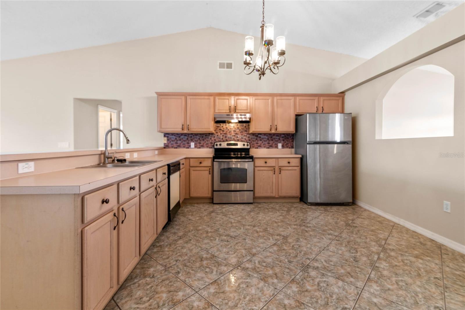 1598 BISMARCK DR