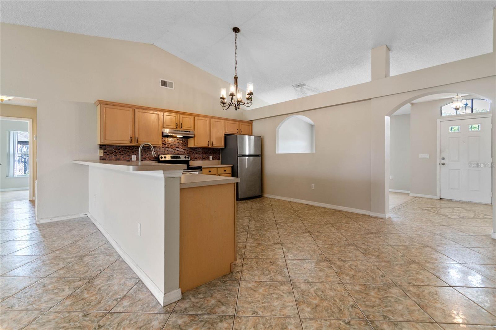 1598 BISMARCK DR