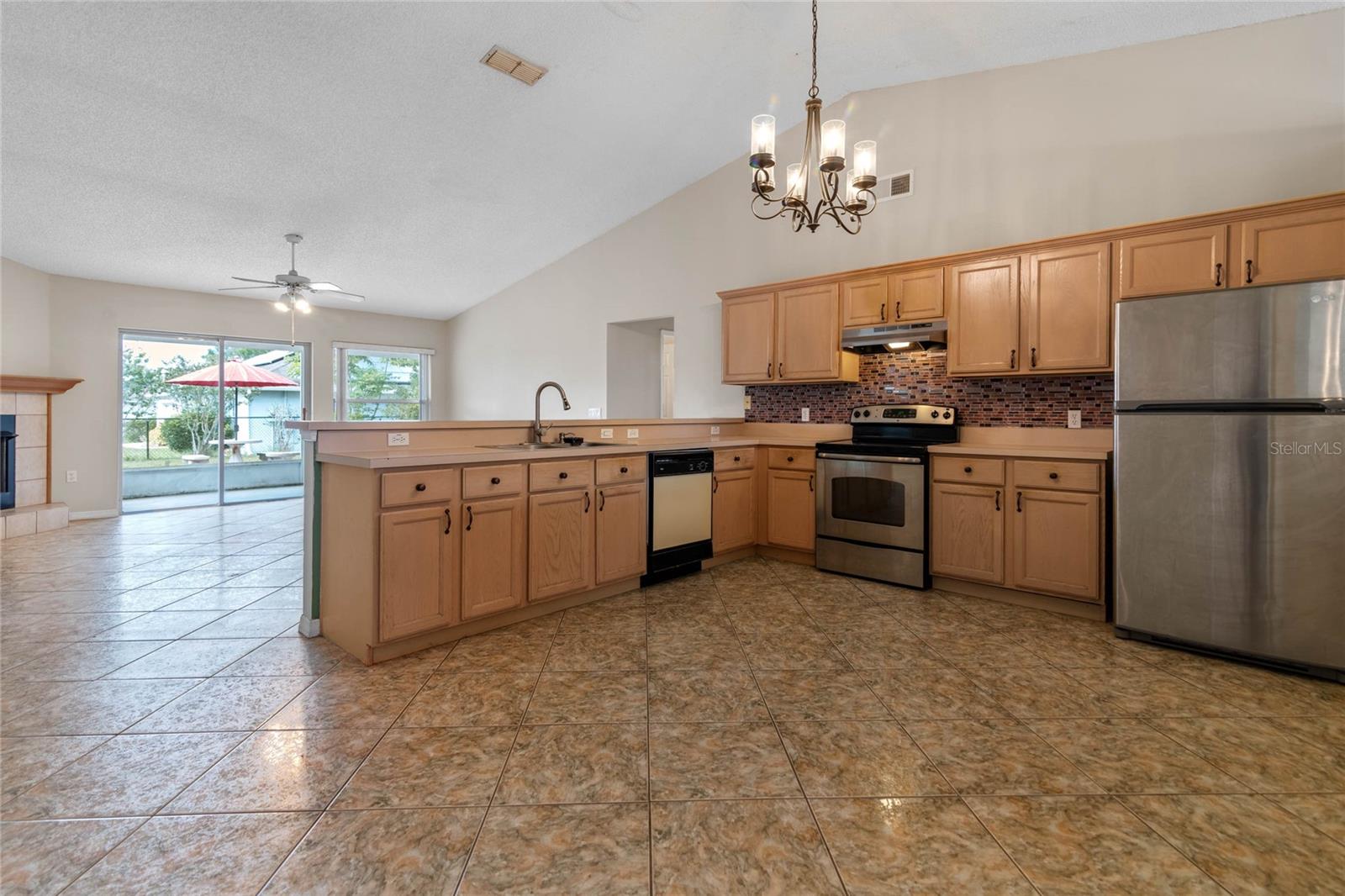 1598 BISMARCK DR