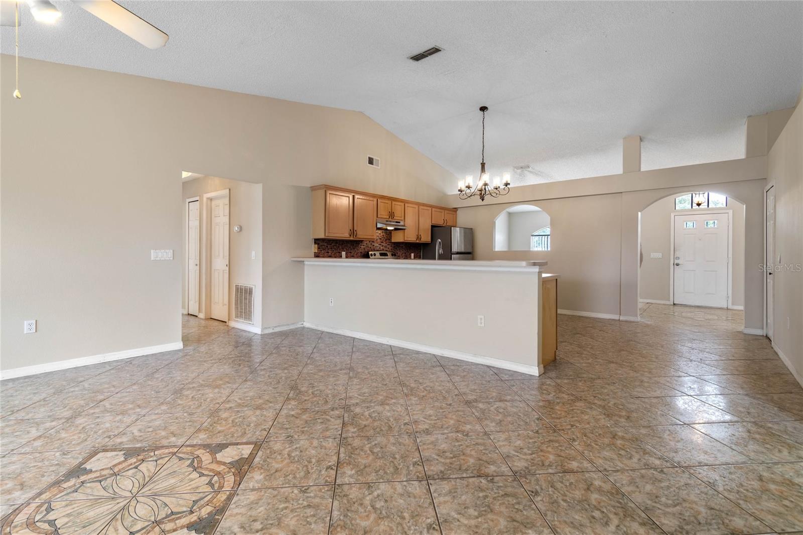 1598 BISMARCK DR