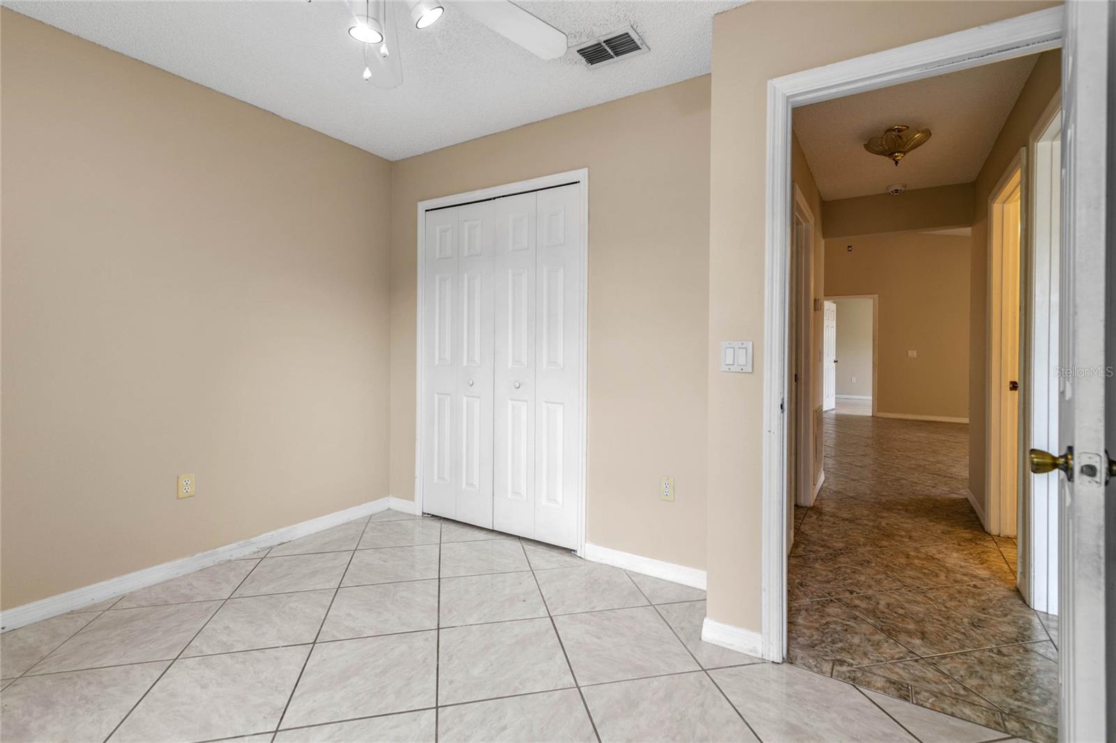 1598 BISMARCK DR