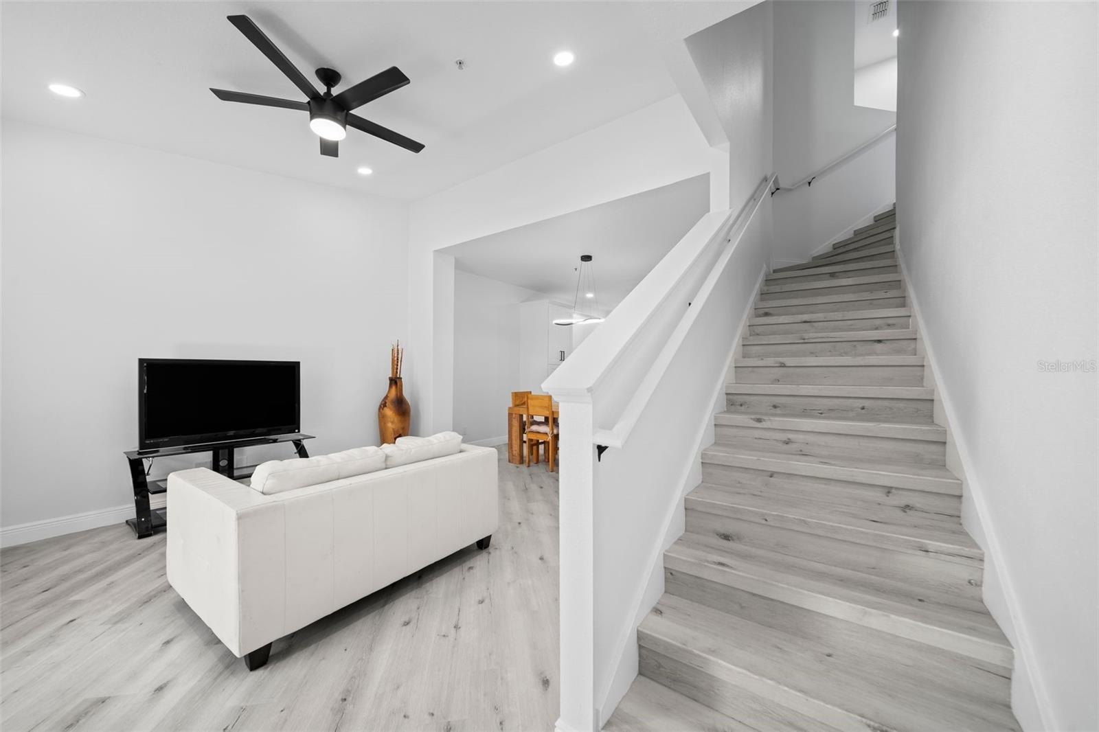 444 CRUZ BAY CIR