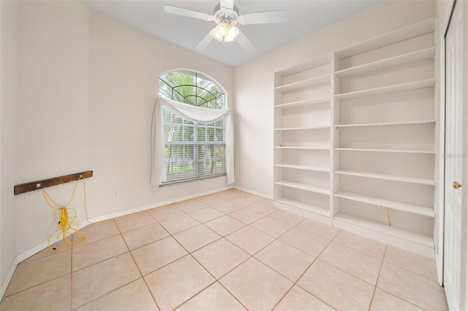 813 EAGLE CLAW CT