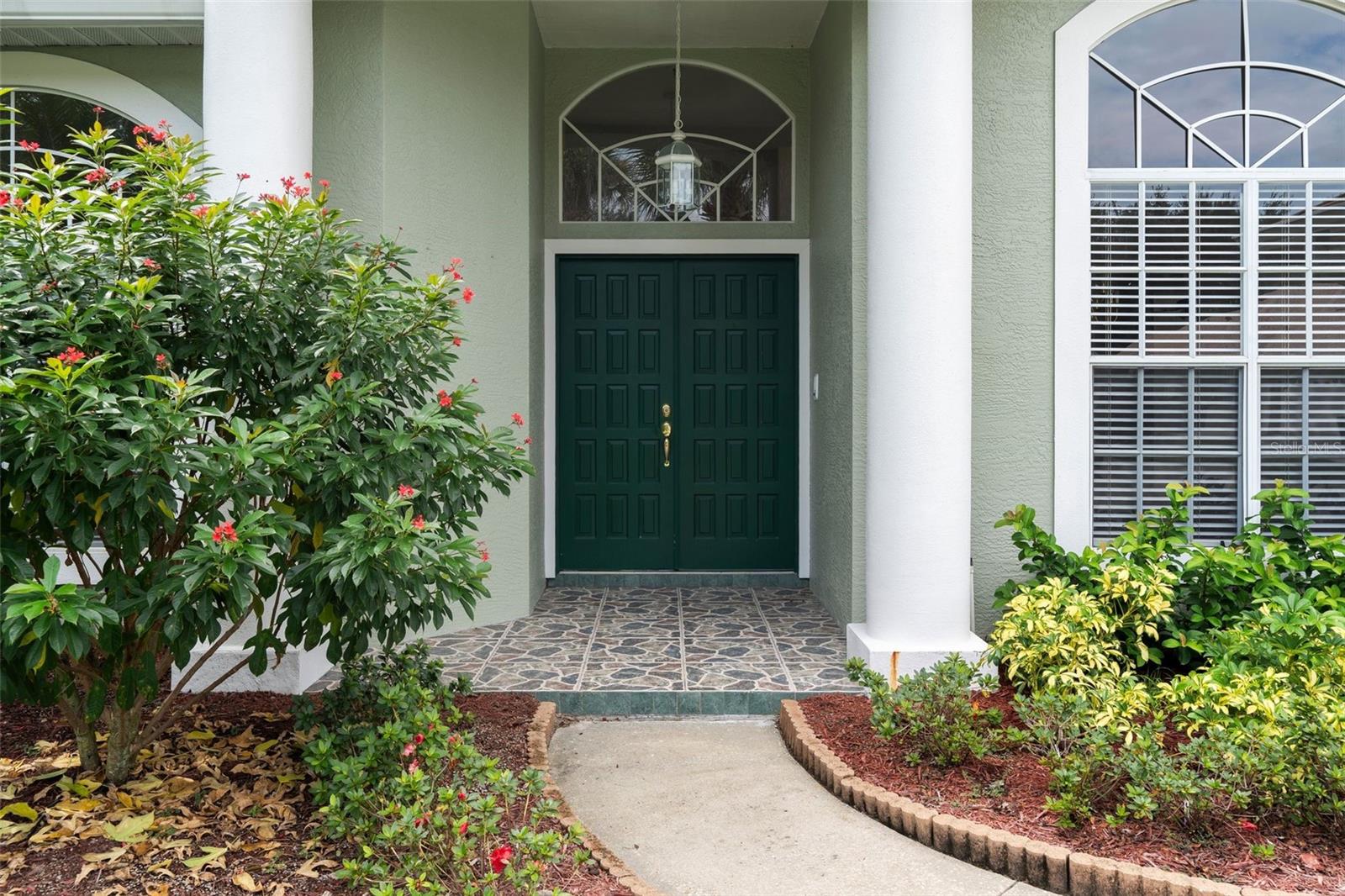 813 EAGLE CLAW CT