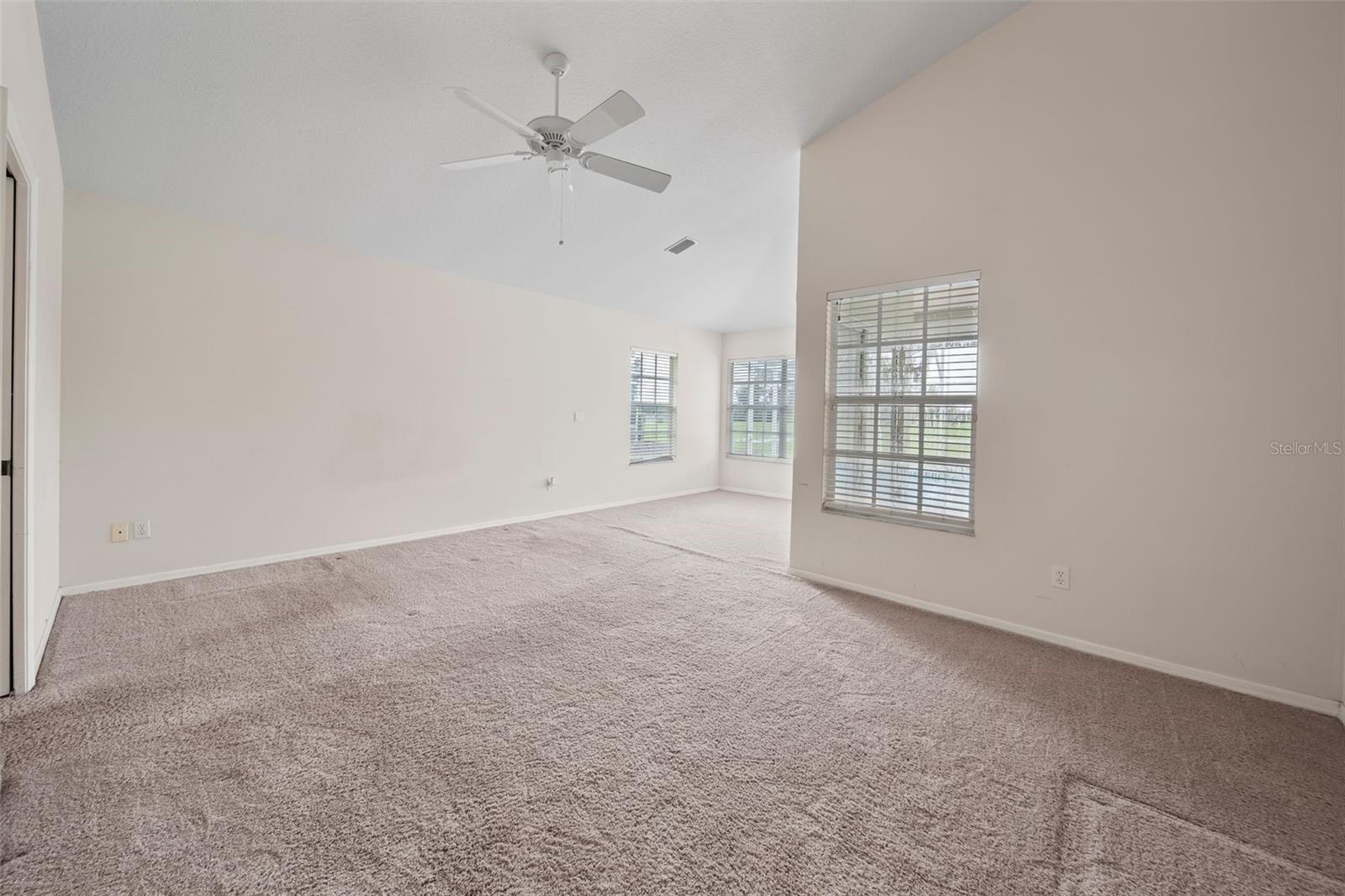 813 EAGLE CLAW CT