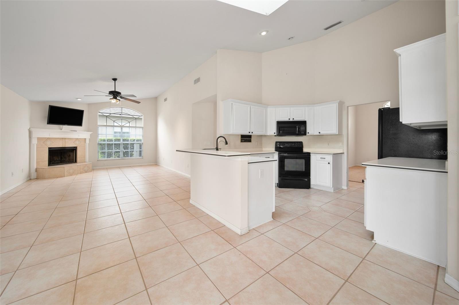 813 EAGLE CLAW CT