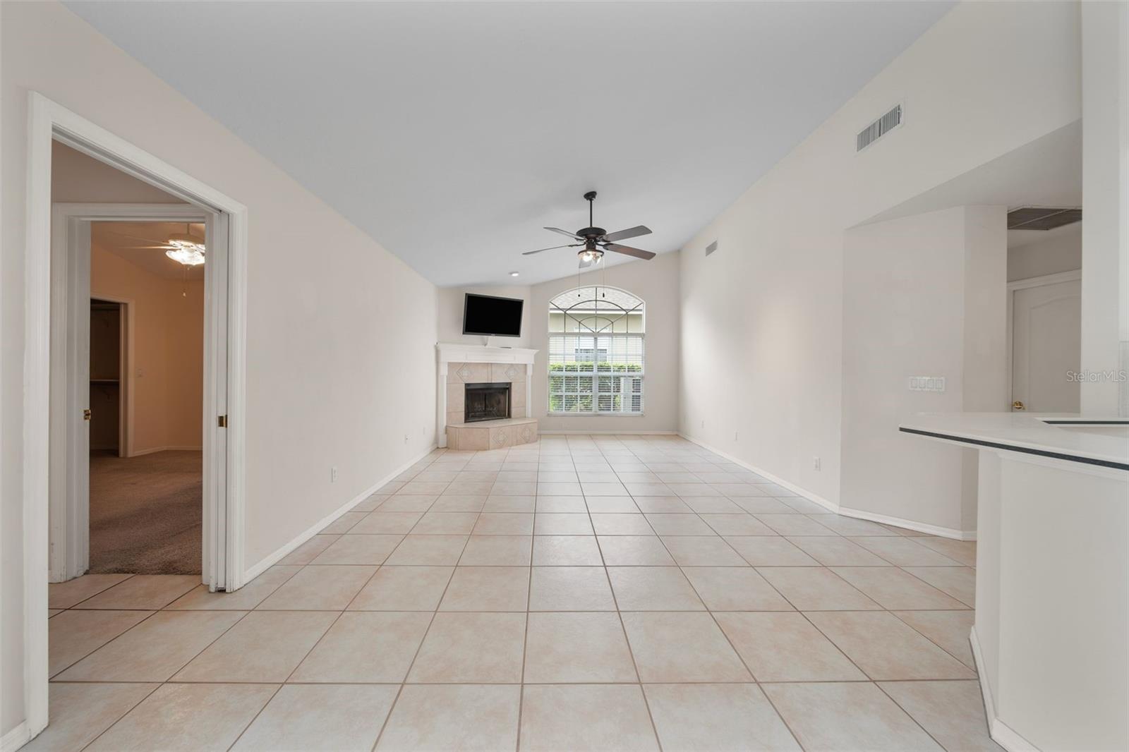 813 EAGLE CLAW CT