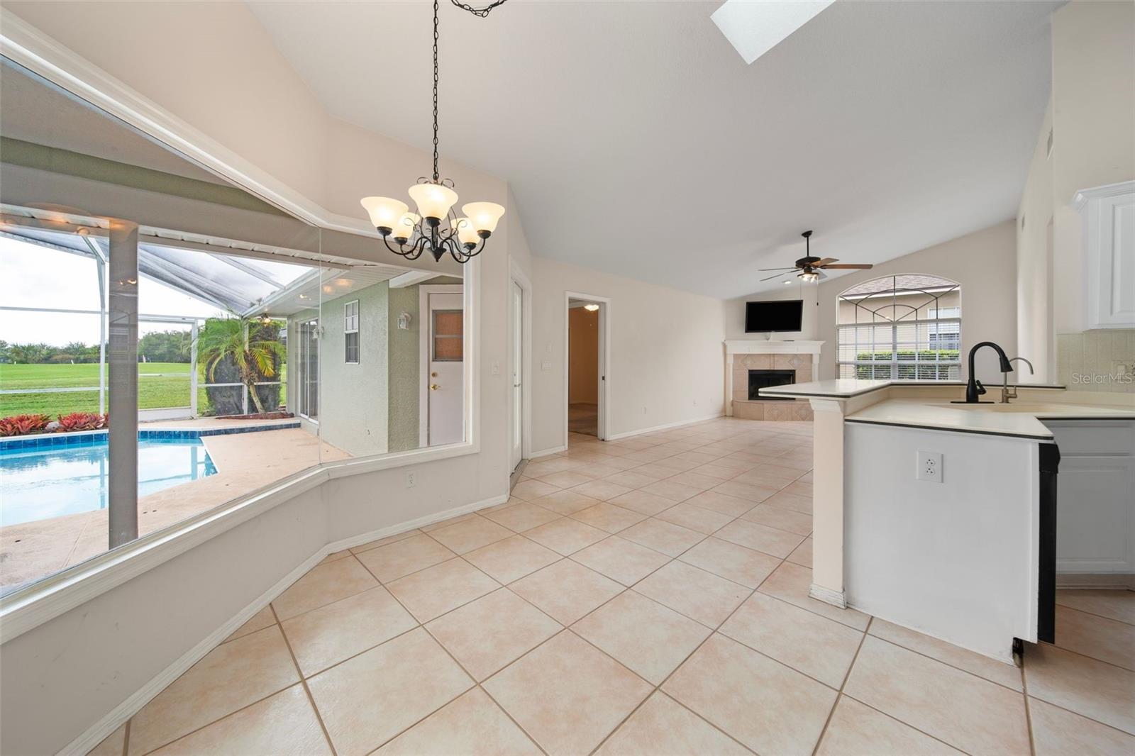 813 EAGLE CLAW CT