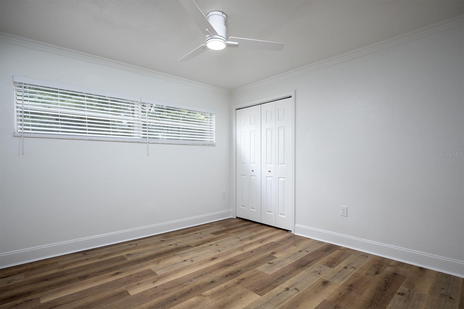 5211 WOODCREST CT