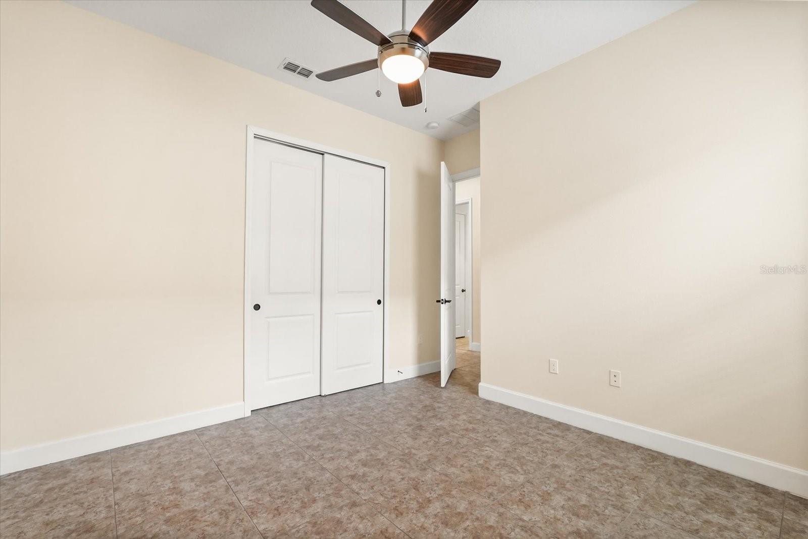 1686 VICTORIA GARDENS DR