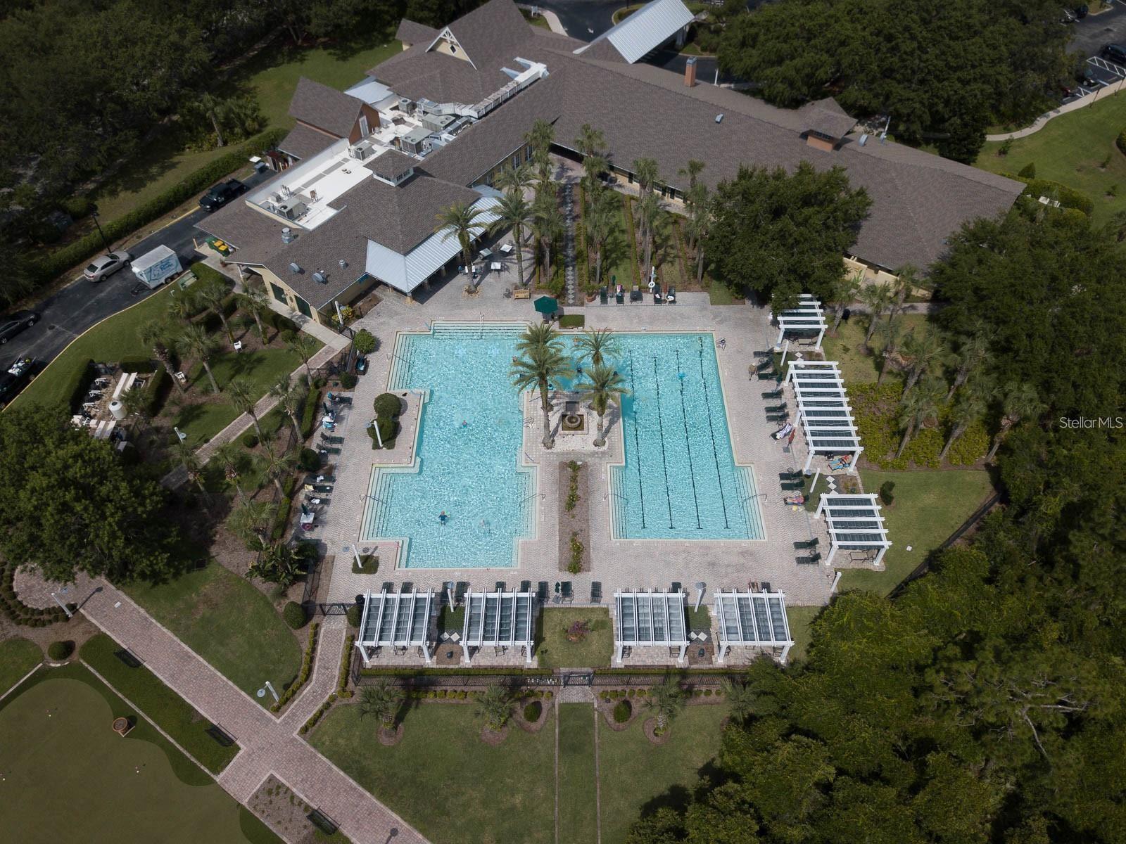 1686 VICTORIA GARDENS DR