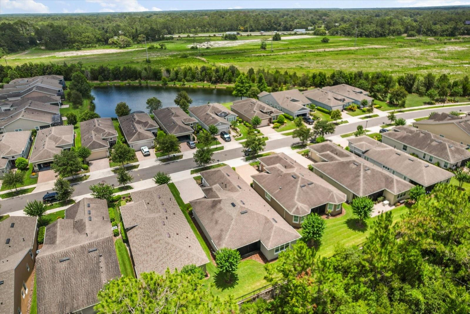 1686 VICTORIA GARDENS DR
