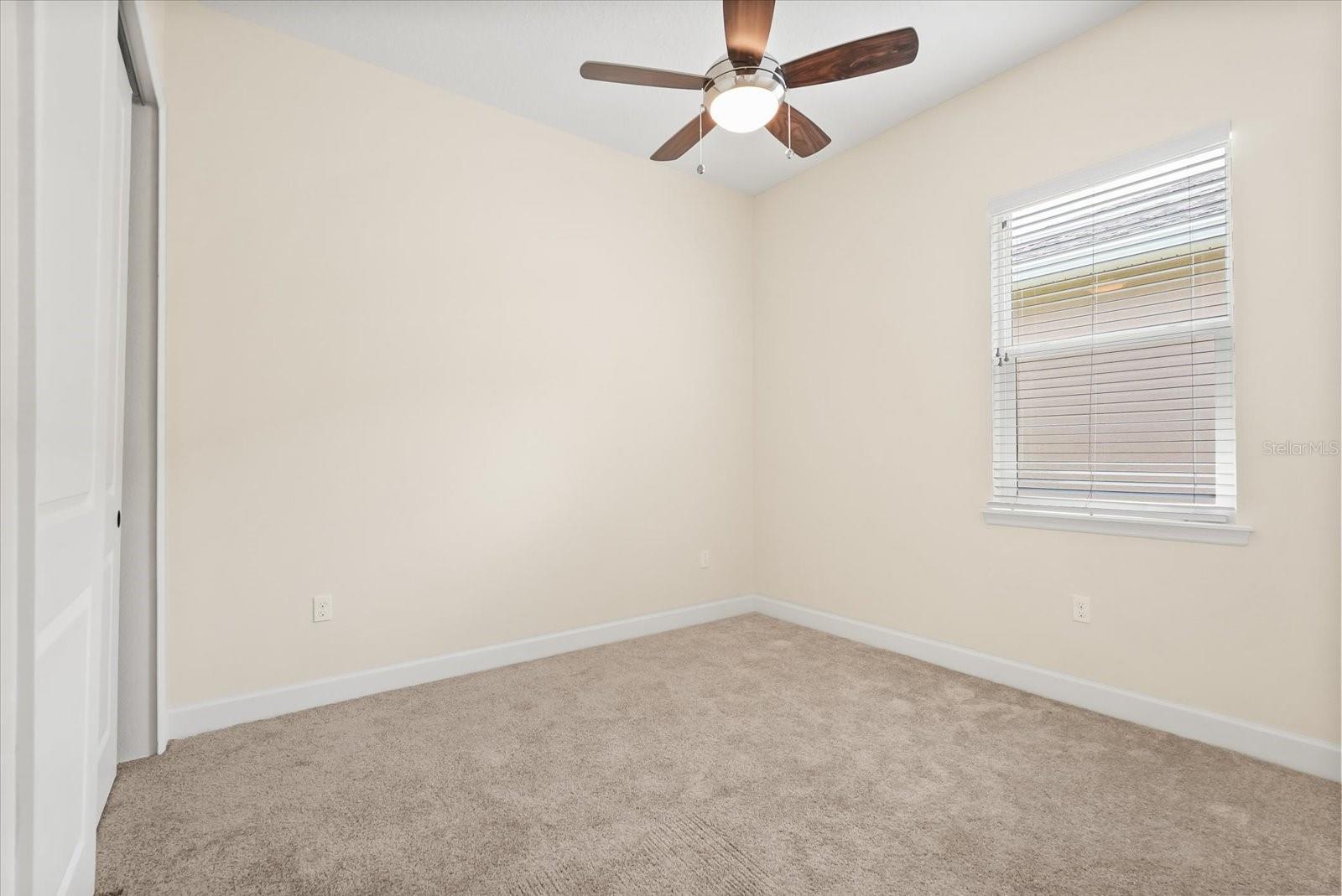 1686 VICTORIA GARDENS DR