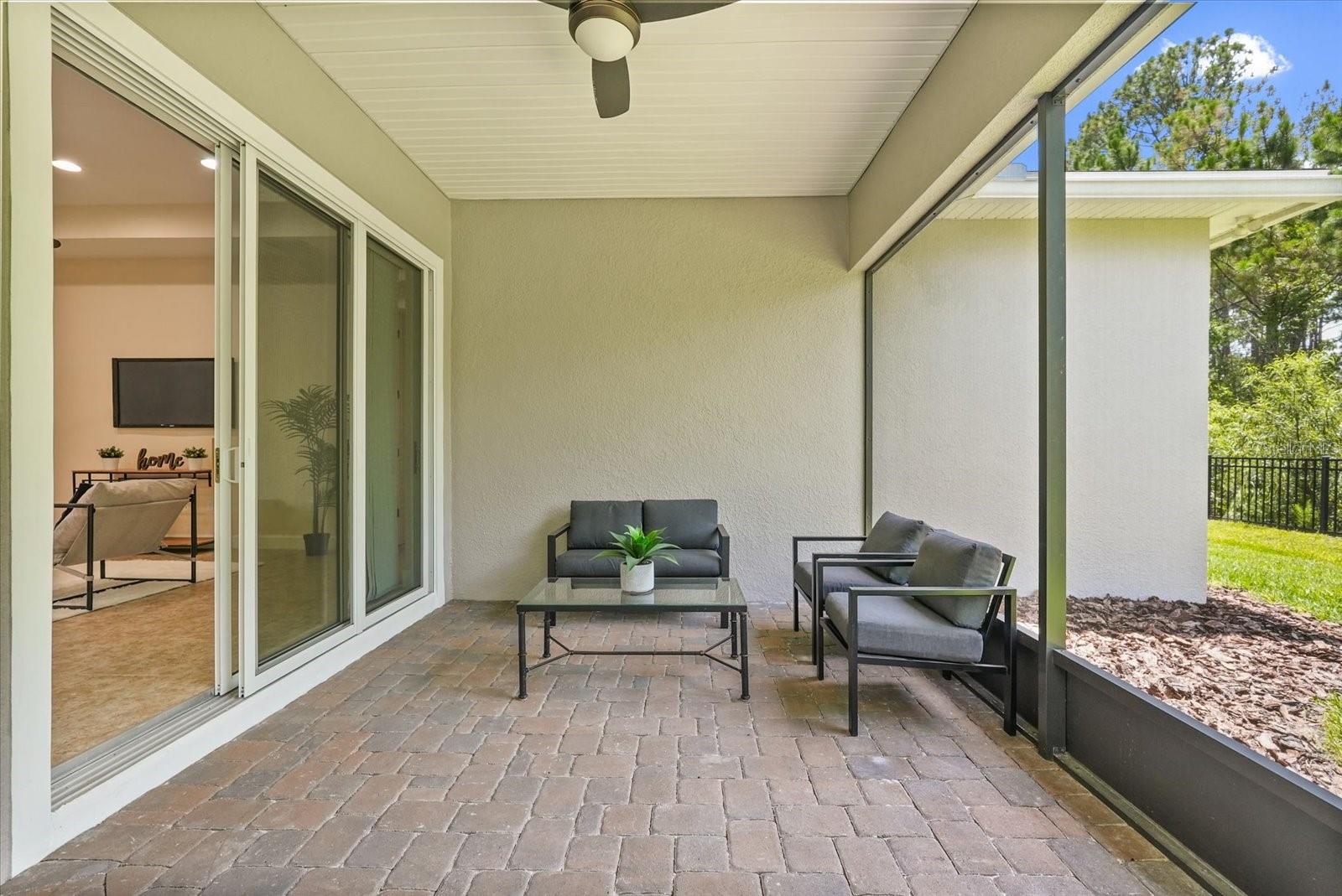1686 VICTORIA GARDENS DR