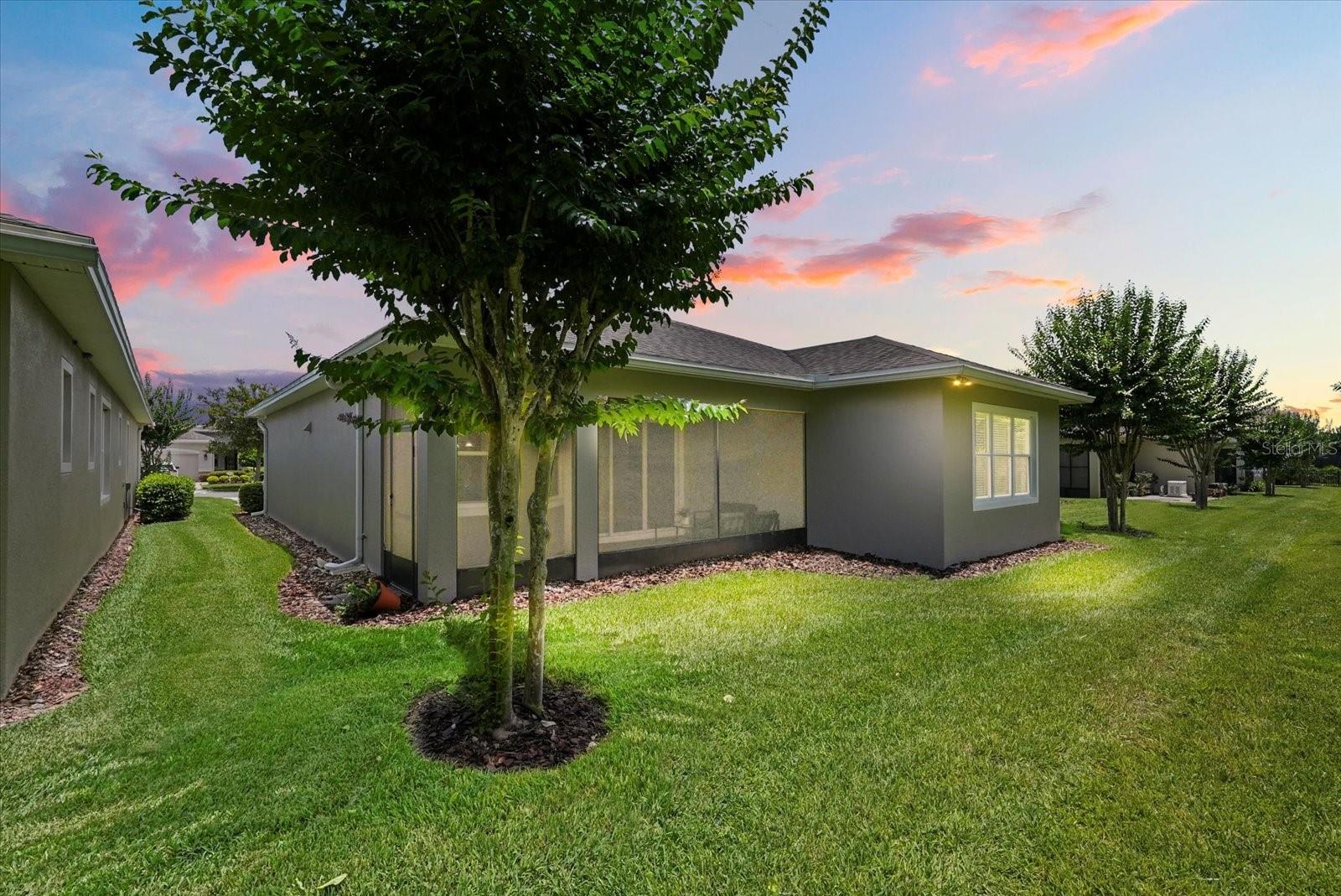 1686 VICTORIA GARDENS DR