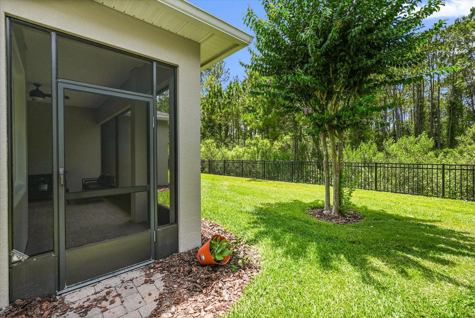 1686 VICTORIA GARDENS DR