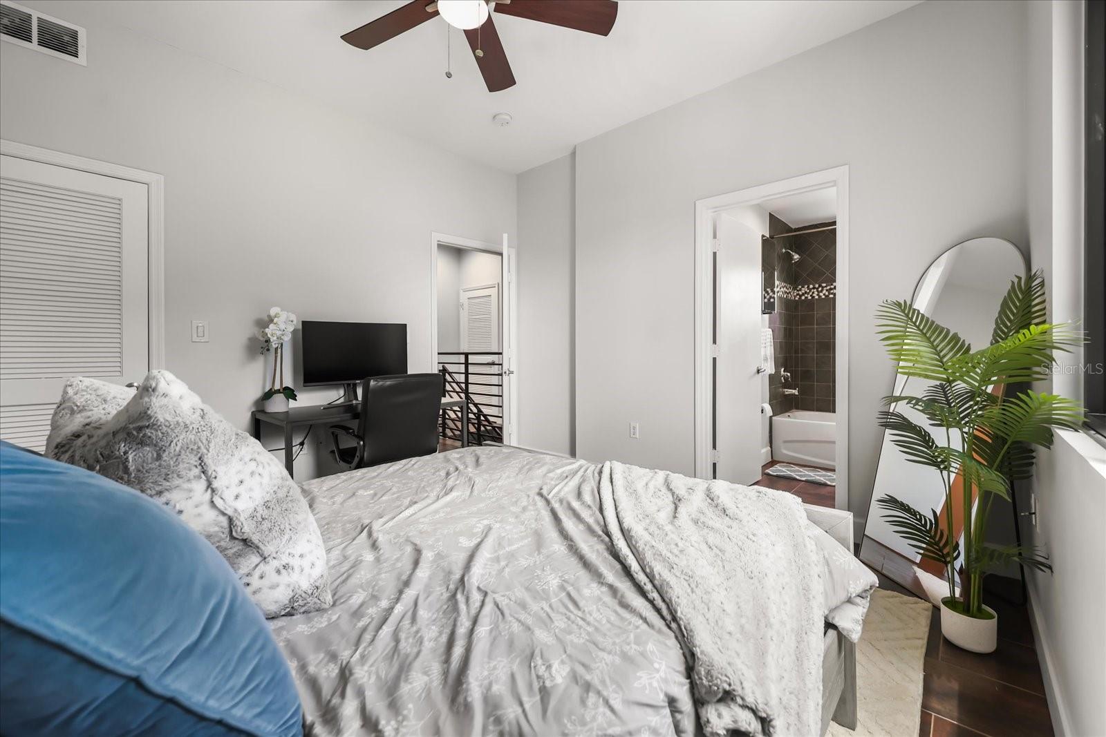 356 S OSCEOLA AVE #19