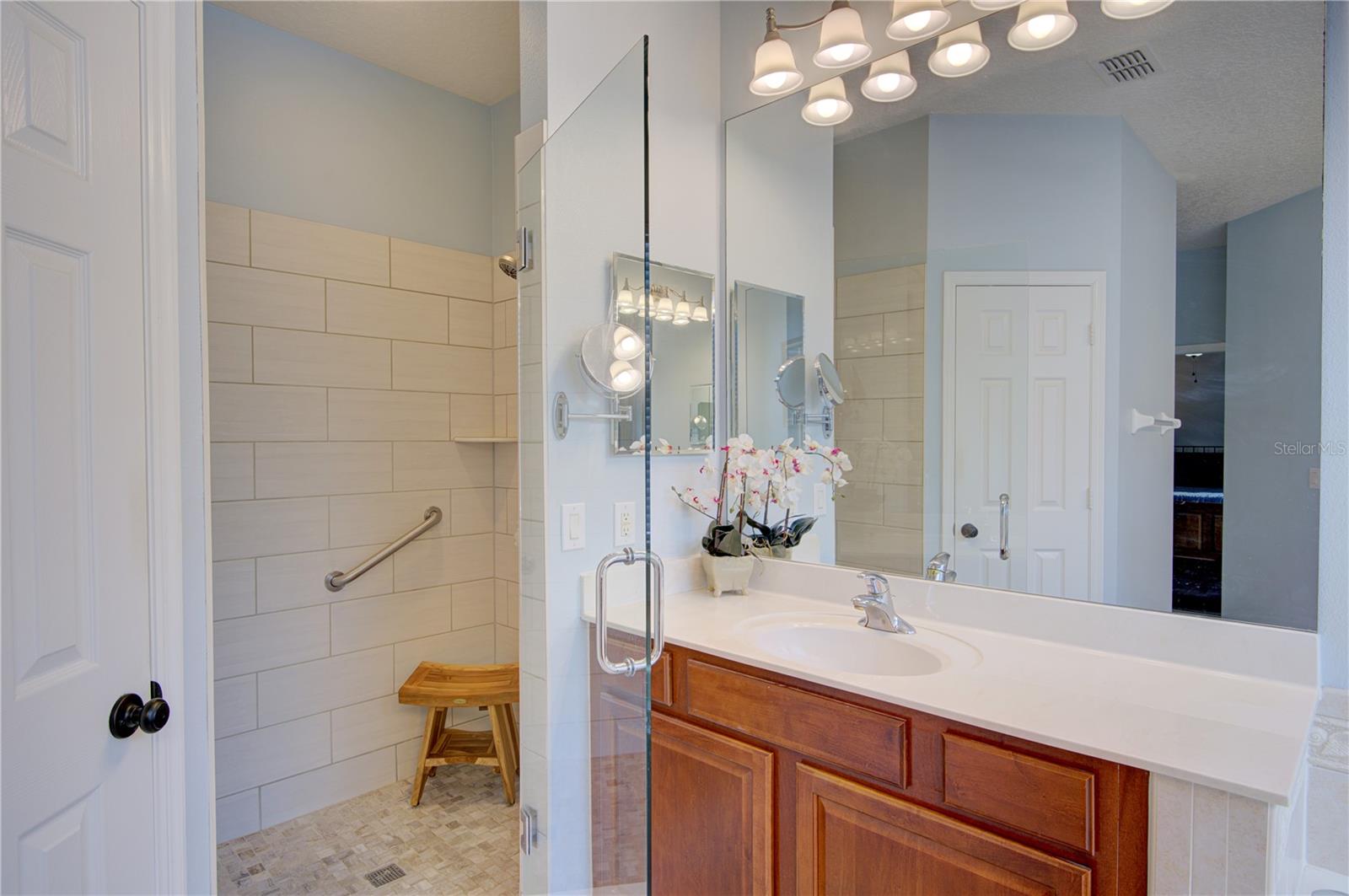 1422 ANNA CATHERINE DR