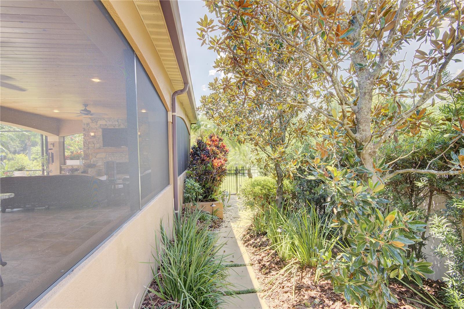 1422 ANNA CATHERINE DR