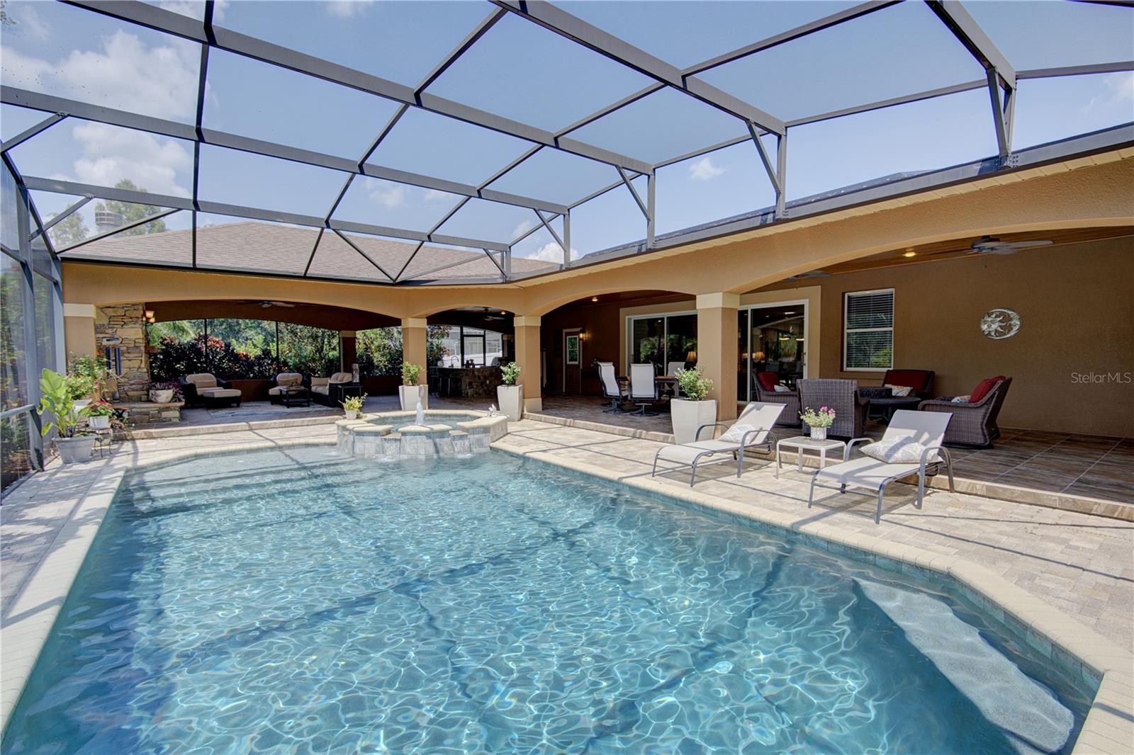 1422 ANNA CATHERINE DR