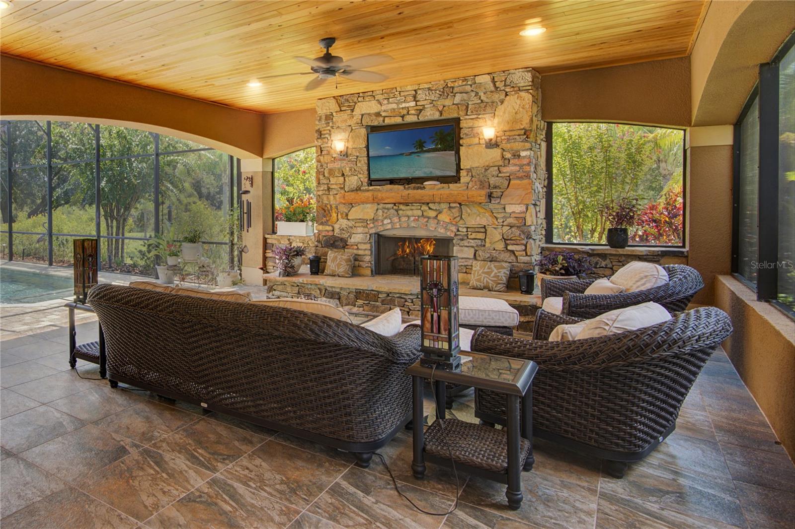 1422 ANNA CATHERINE DR