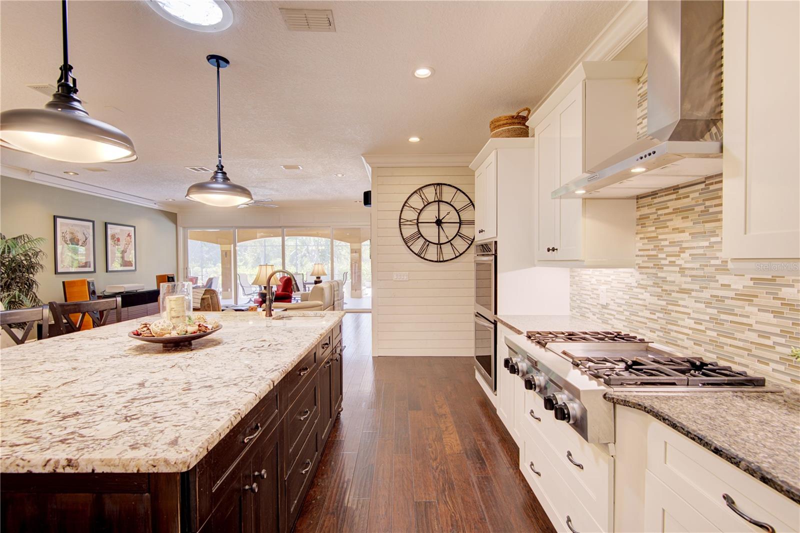 1422 ANNA CATHERINE DR
