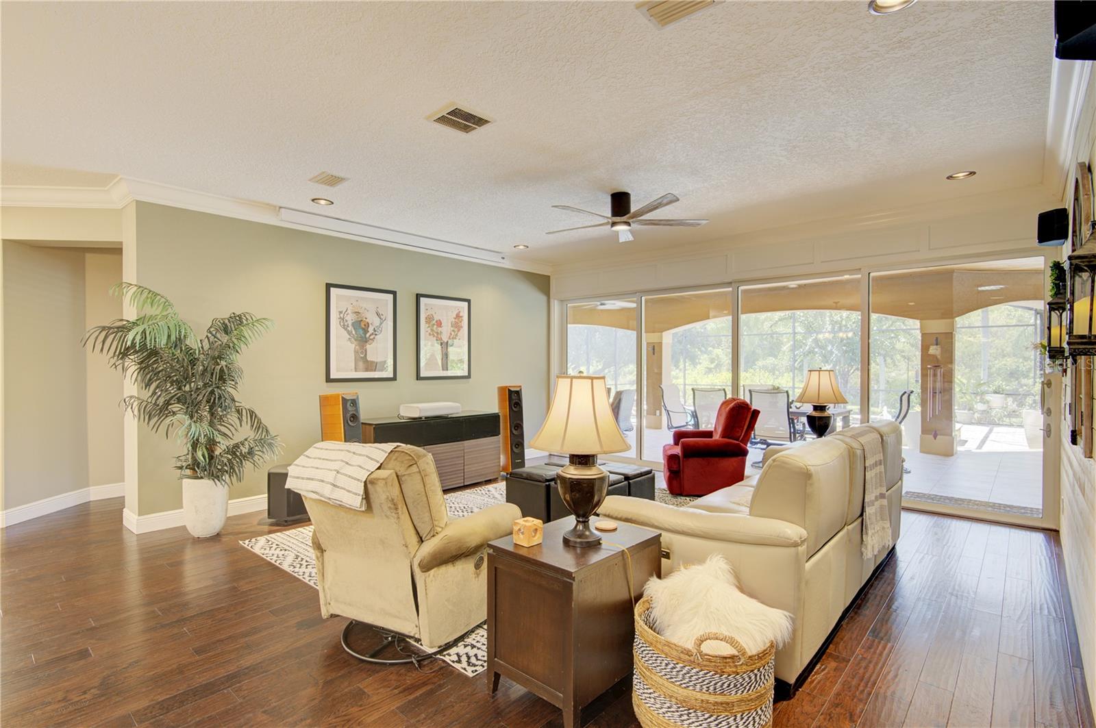 1422 ANNA CATHERINE DR