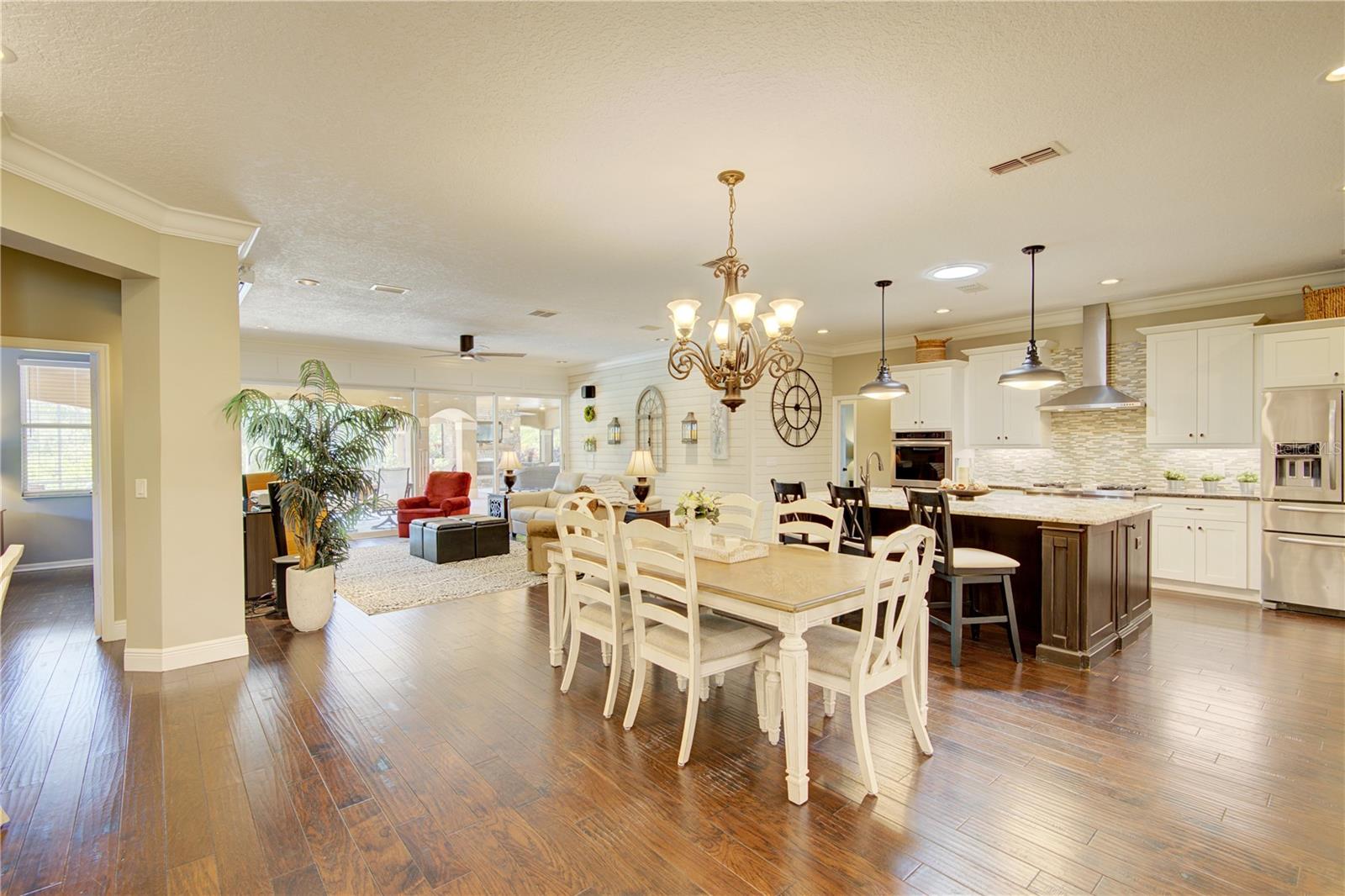 1422 ANNA CATHERINE DR