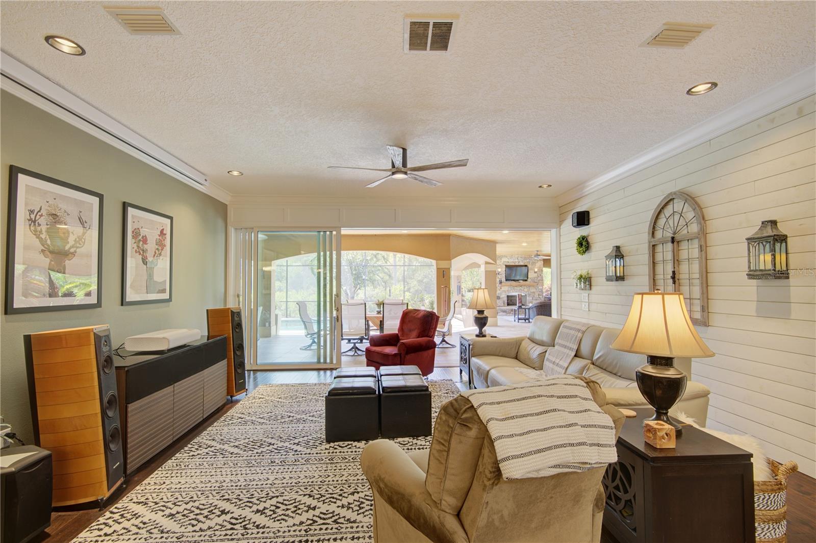 1422 ANNA CATHERINE DR
