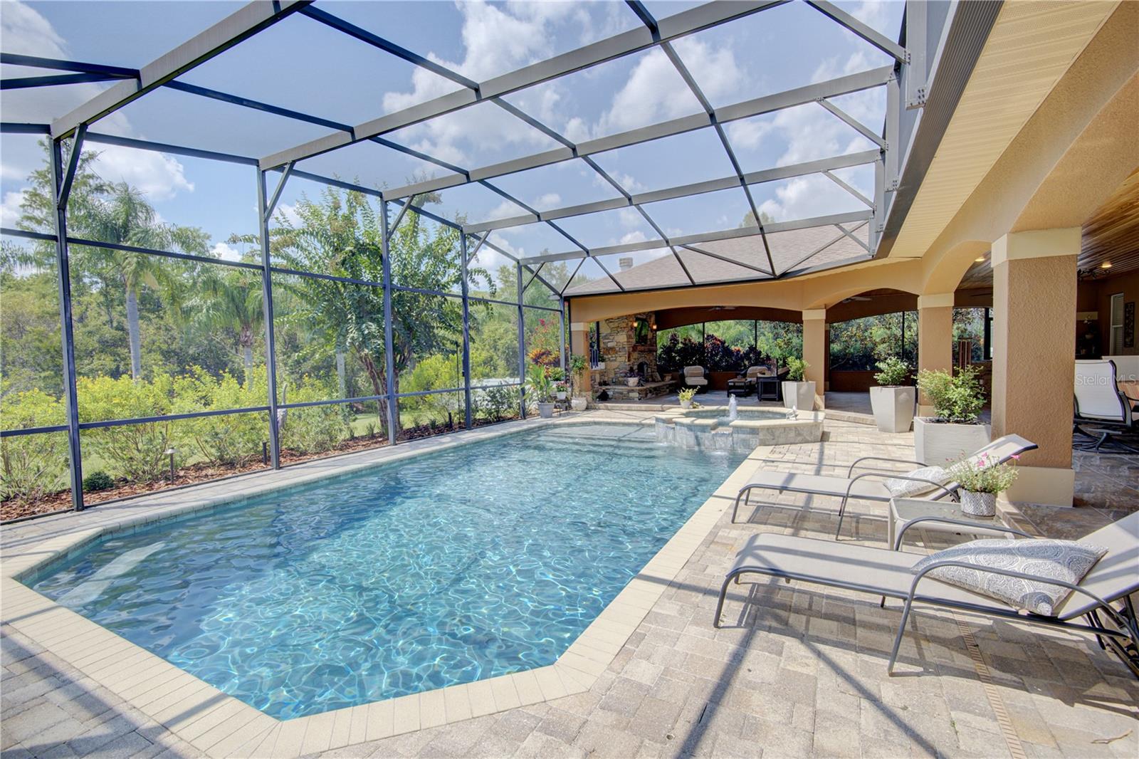 1422 ANNA CATHERINE DR