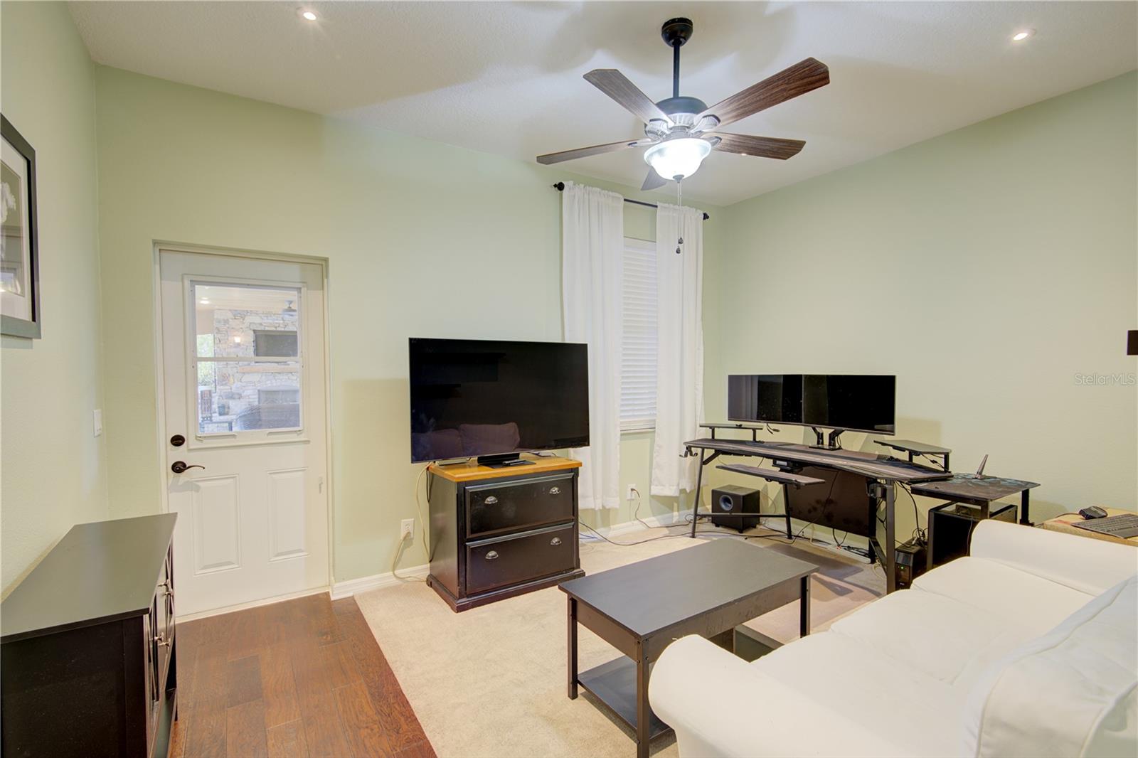 1422 ANNA CATHERINE DR
