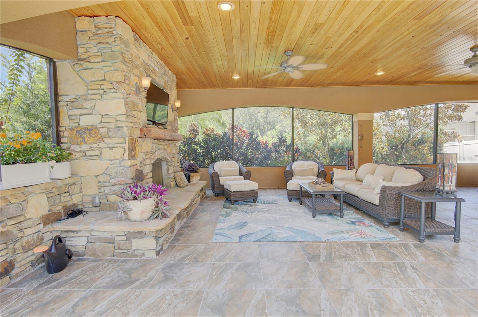 1422 ANNA CATHERINE DR