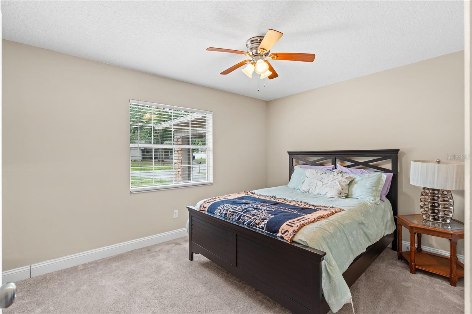 877 BENCHWOOD DR