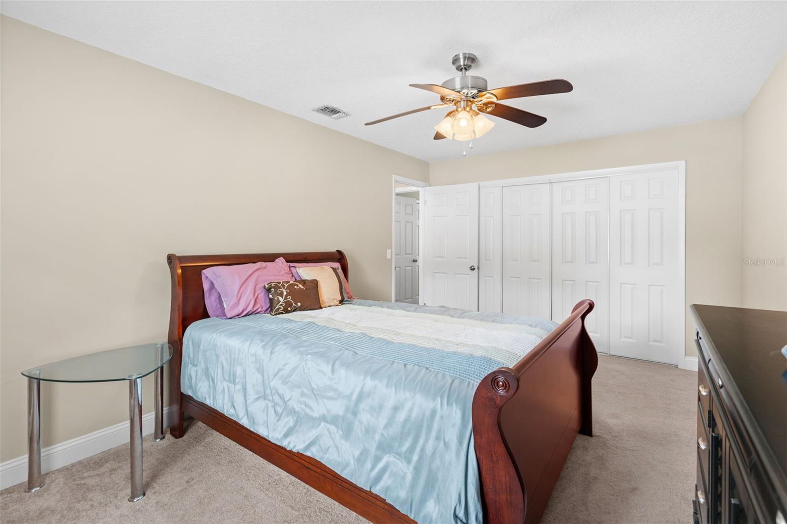 877 BENCHWOOD DR
