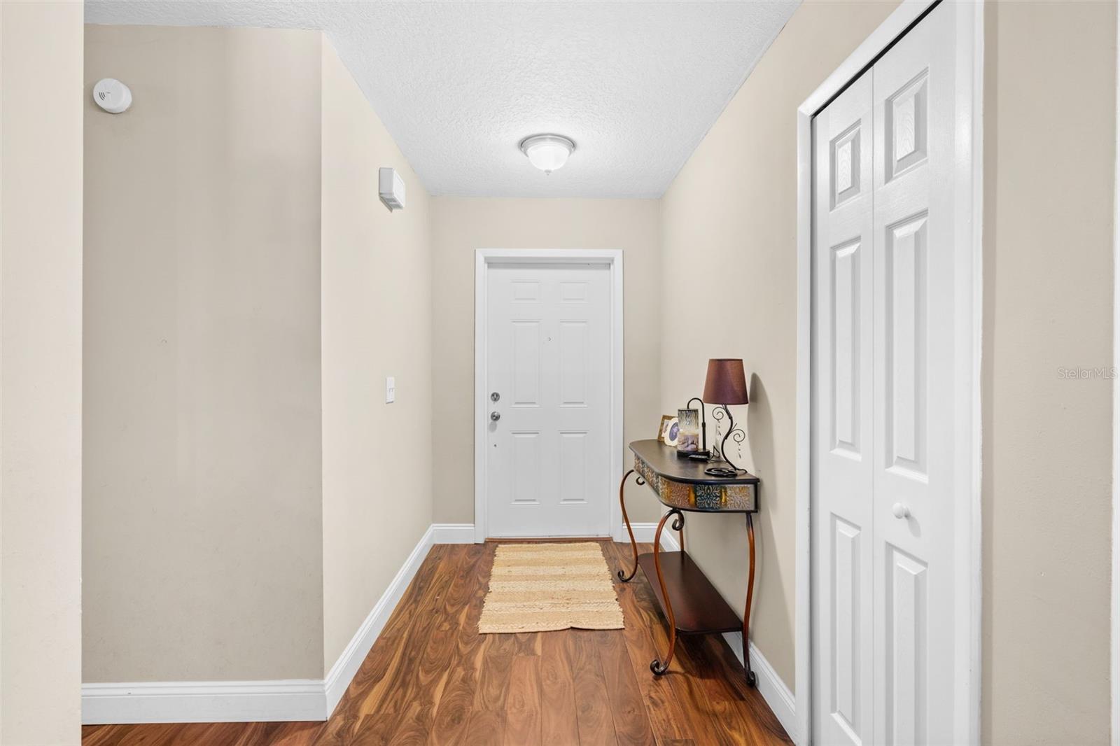 877 BENCHWOOD DR