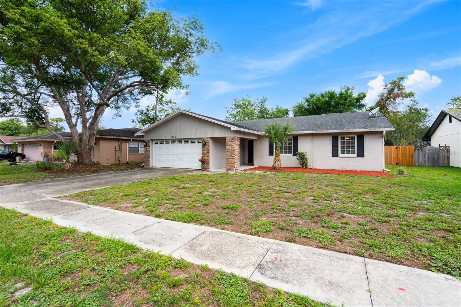 877 BENCHWOOD DR