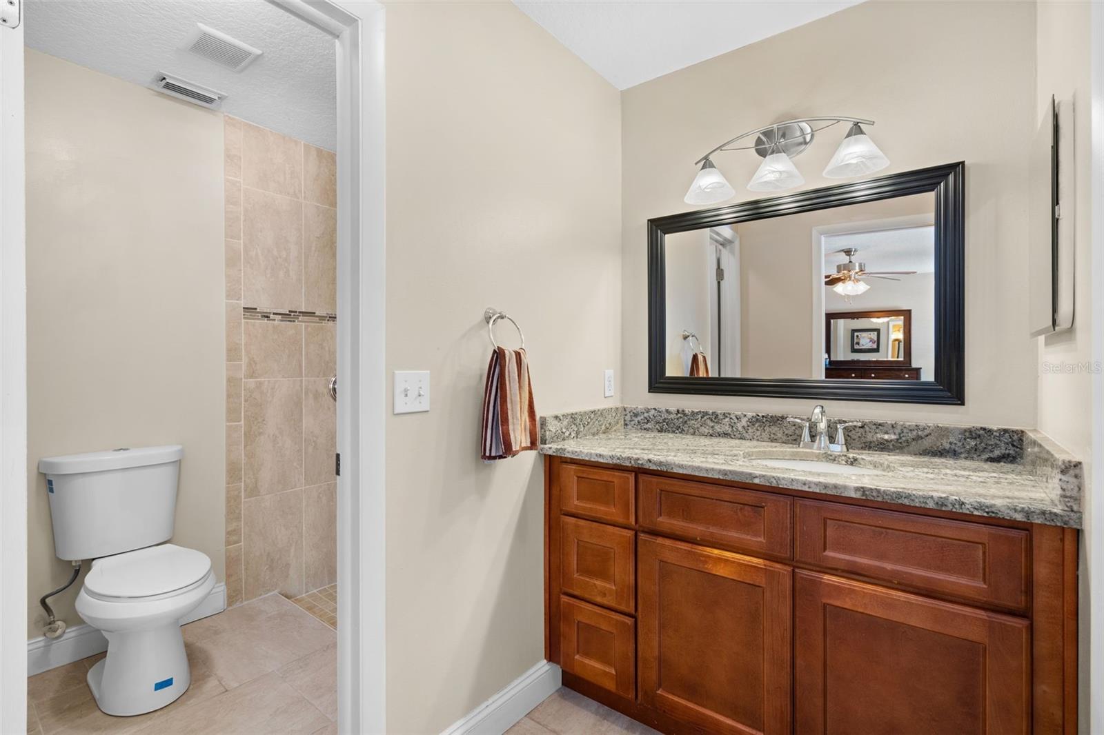 877 BENCHWOOD DR