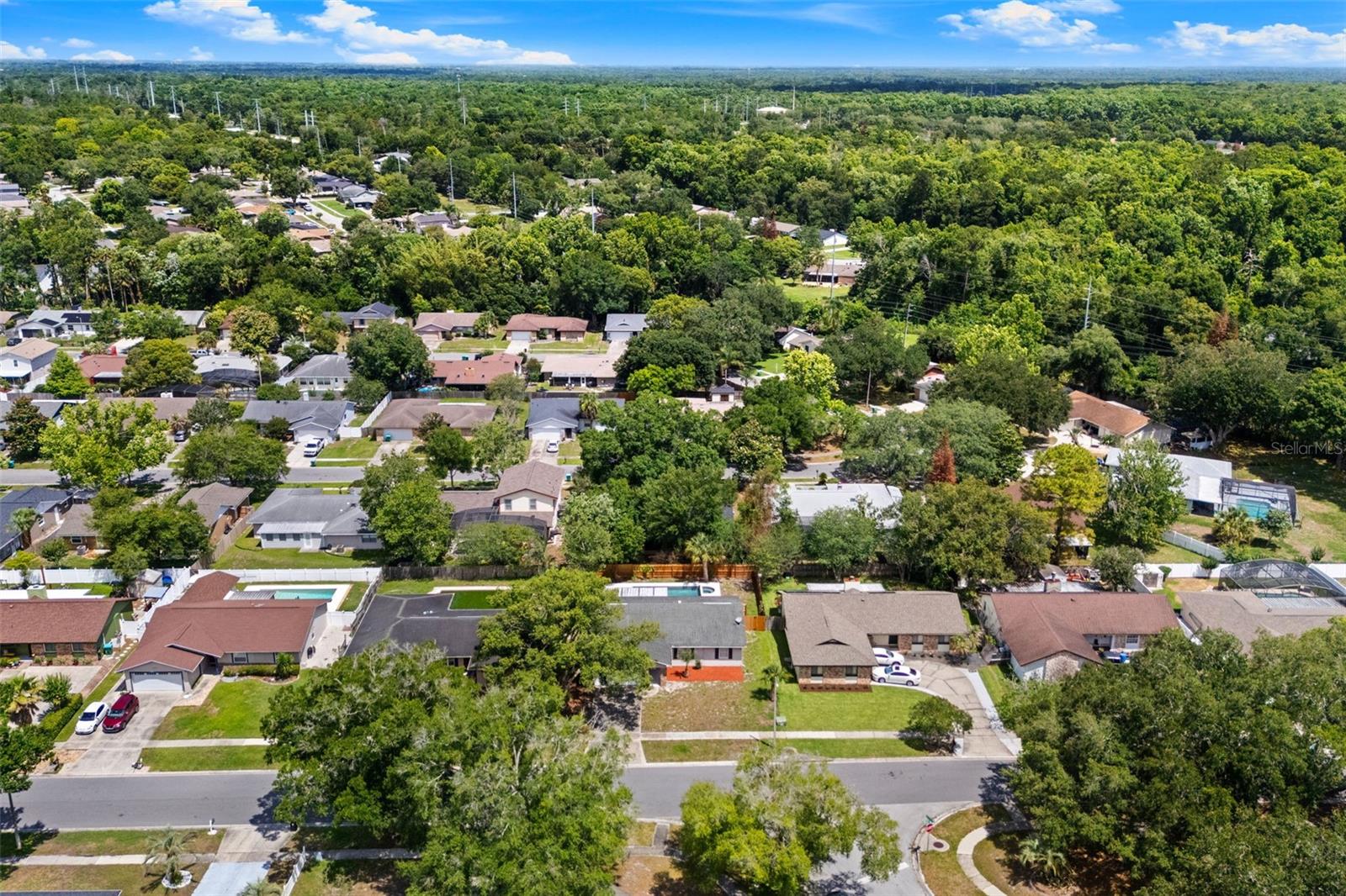 877 BENCHWOOD DR
