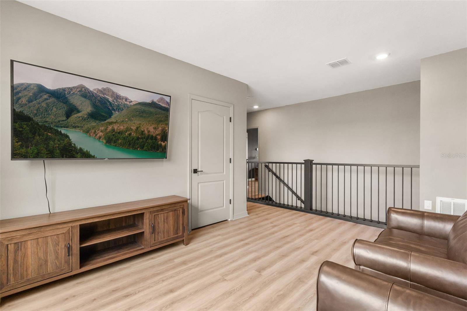 3322 EASTGROVE TER