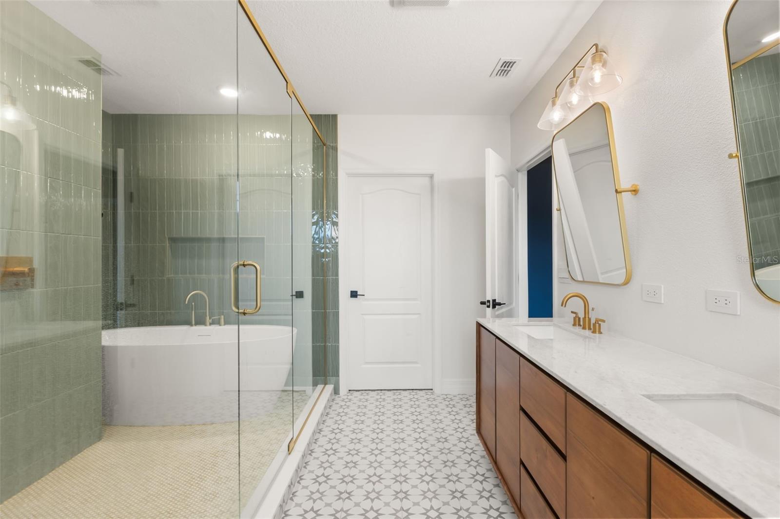 3322 EASTGROVE TER