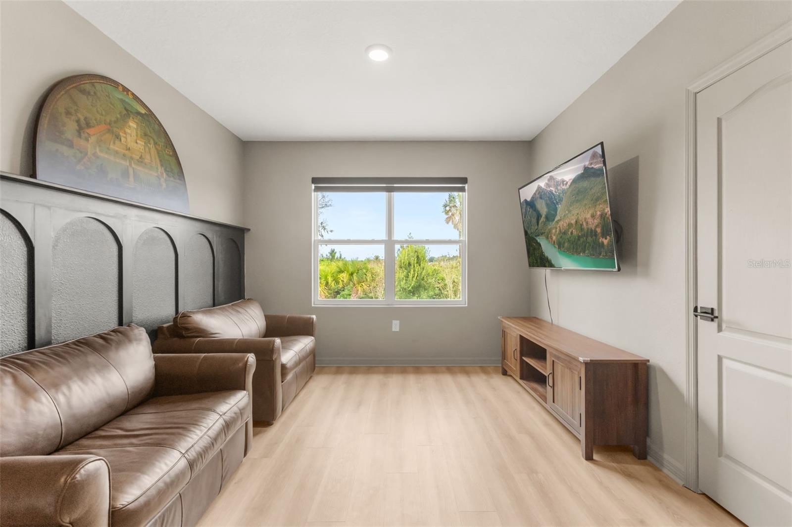 3322 EASTGROVE TER