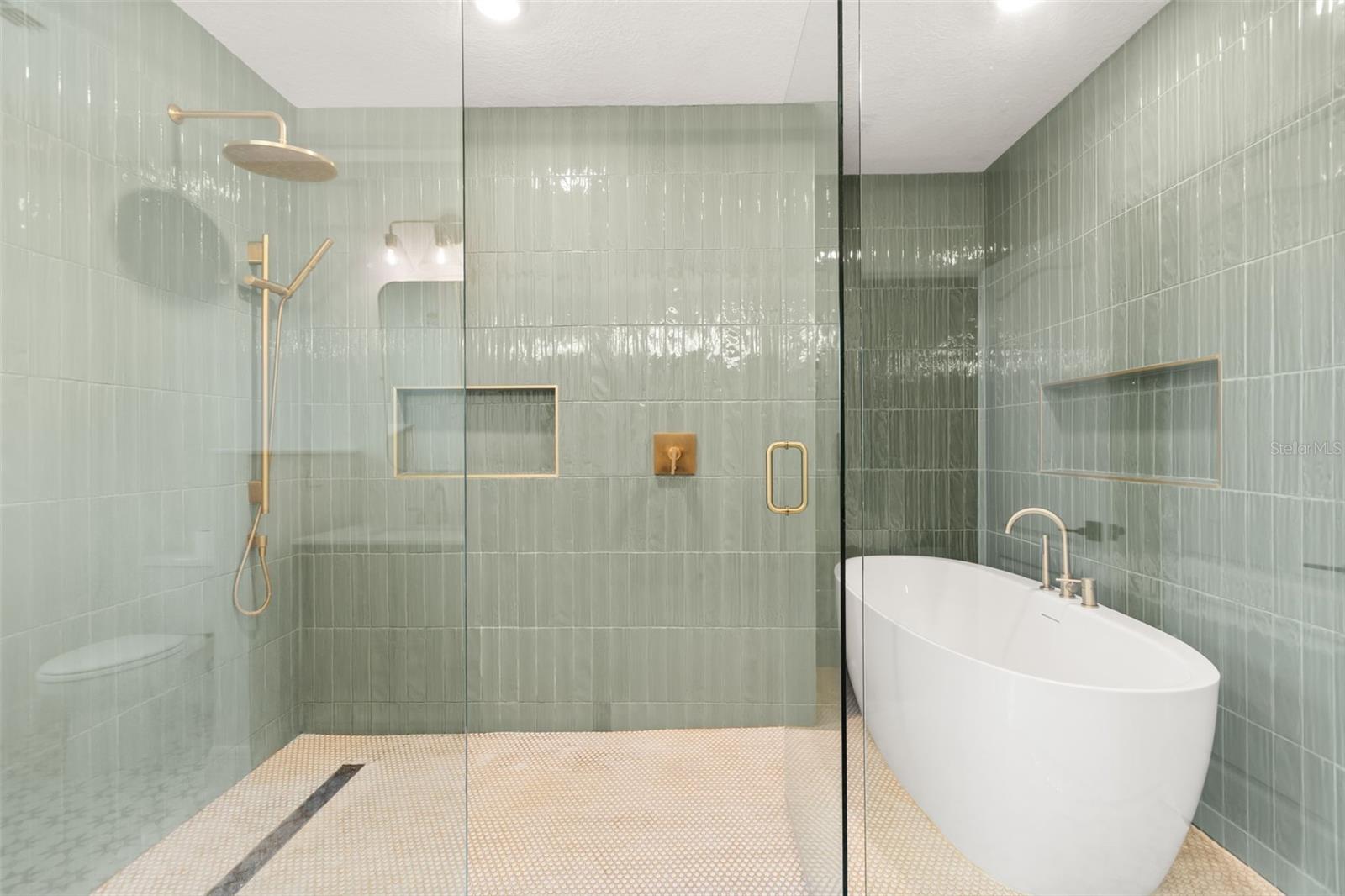 3322 EASTGROVE TER