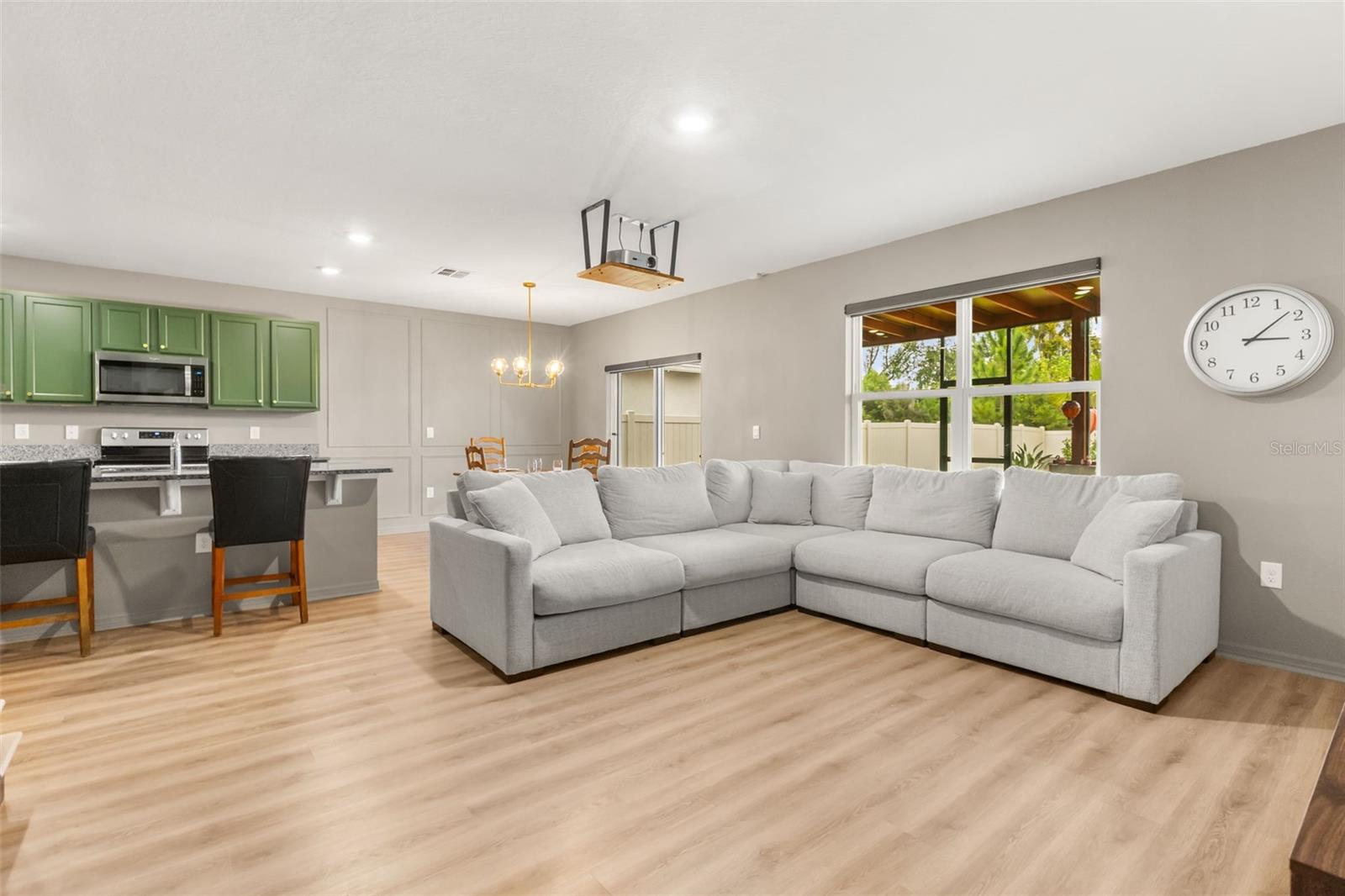 3322 EASTGROVE TER
